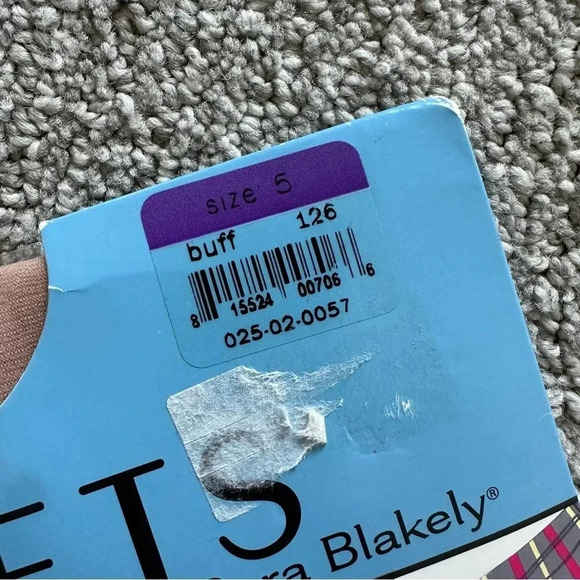 Assets by Sara Blakely Size 5 Shapers Body Shaping Pantyhose Control Spanx Buff - Picture 4 of 4